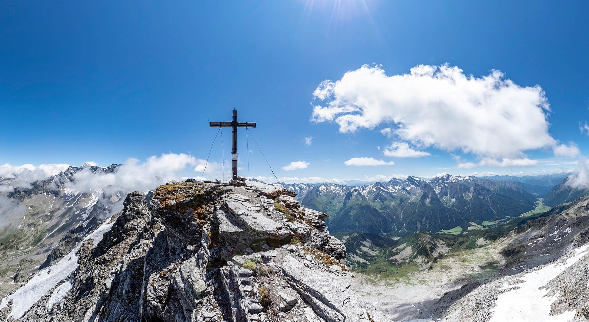 Schutzhaus hoch über dem Pfitschertal